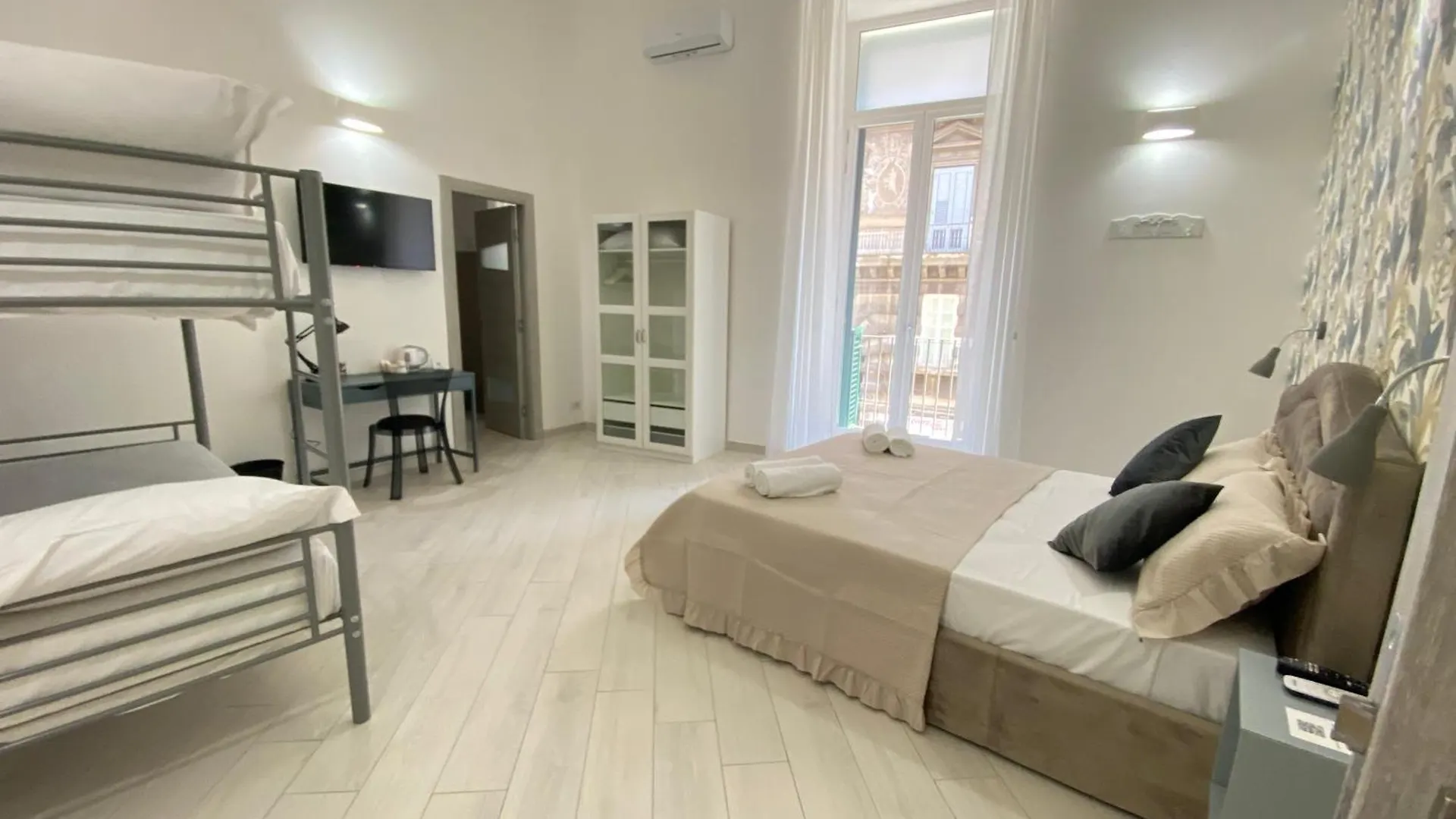 Hotel Ludben Dante Neapol 0*,  Itálie